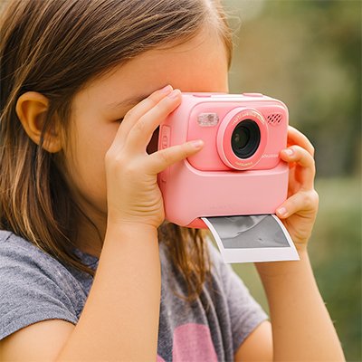 Fille camera